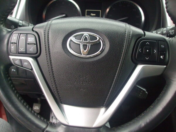 2014 TOYOTA HIGHLANDER LIMITED - Image 10