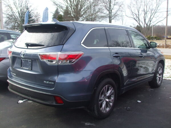 2015 TOYOTA HIGHLANDER XLE AWD - Image 2