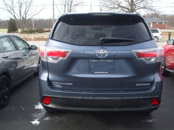 2015 TOYOTA HIGHLANDER XLE AWD - Image 4