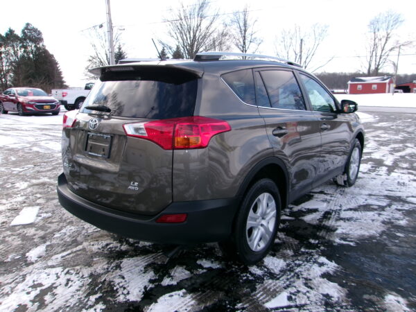 2014 TOYOTA RAV 4 LE AWD - Image 2