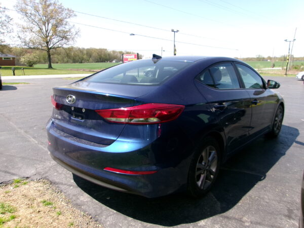 2017 HYUNDAI ELANTRA VALUE EDITION - Image 2