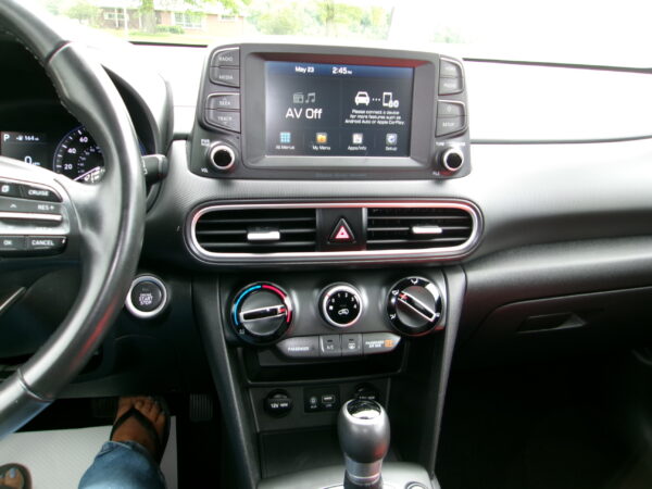 2018 HYUNDAI KONA SEL AWD - Image 8