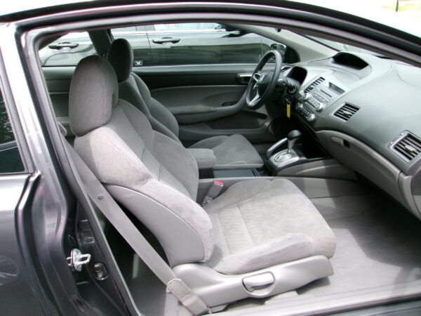 2010 HONDA CIVIC COUPE LX - Image 6